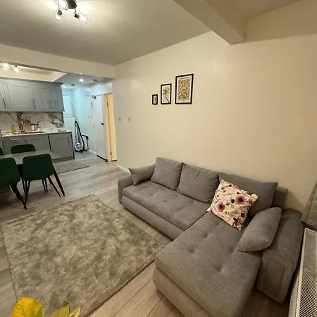 Seven Sisters Hideaway Apartment London Exterior photo