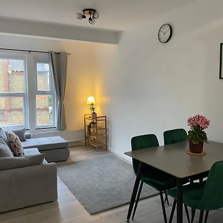Seven Sisters Hideaway Apartment London Exterior photo